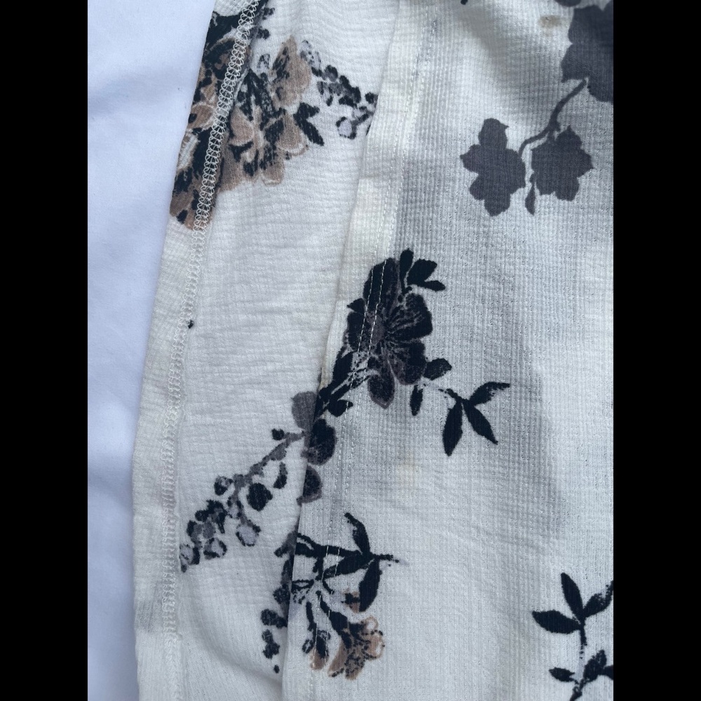 Black and Cream Floral Blouse - Picture 9 of 14